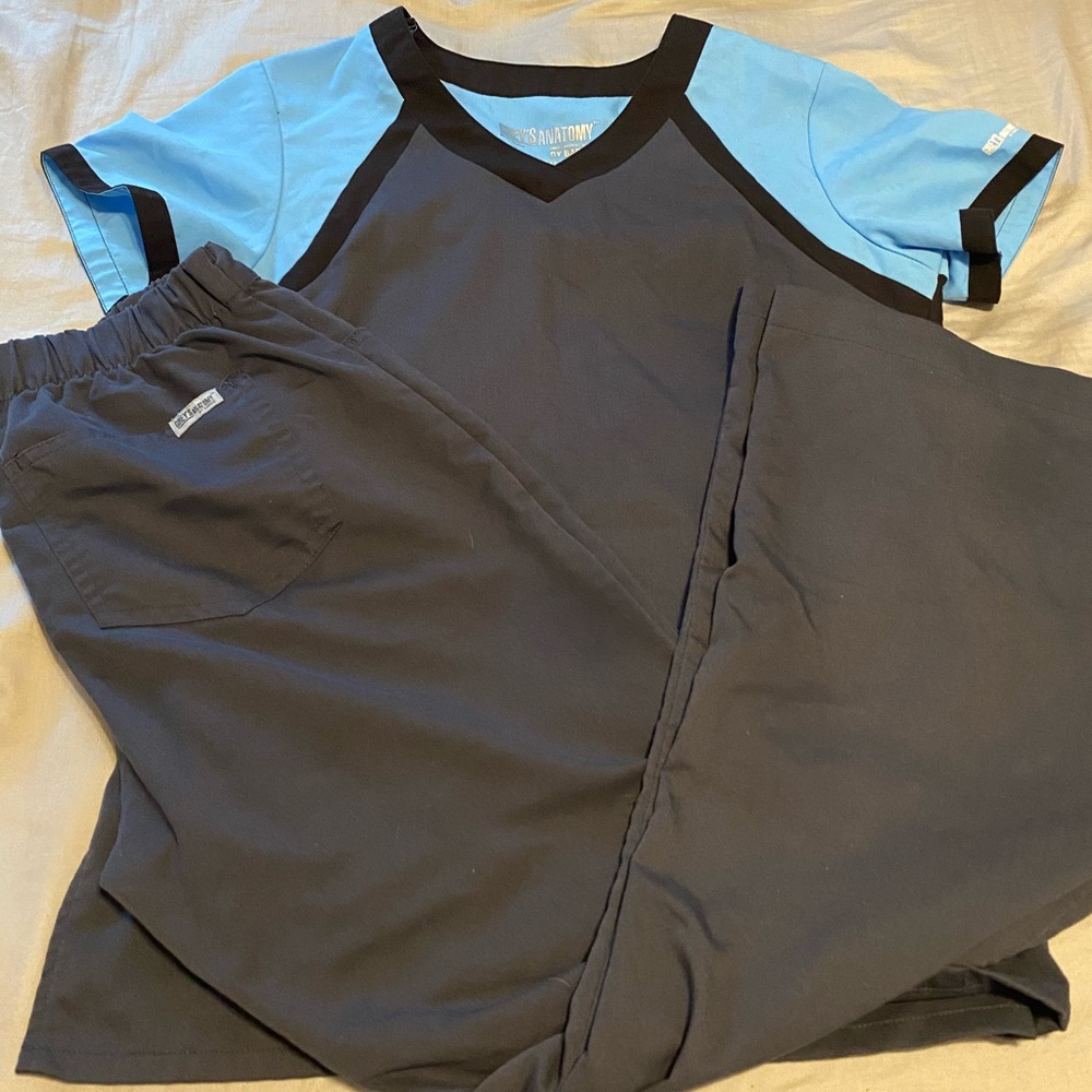 ***SOLD*** Grey’s Anatomy Scrub Set